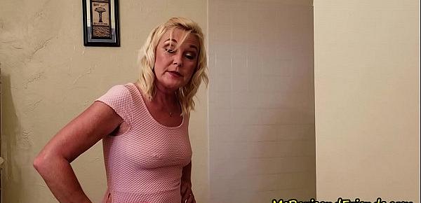  Mommy Loves For You to Watch Her Pee